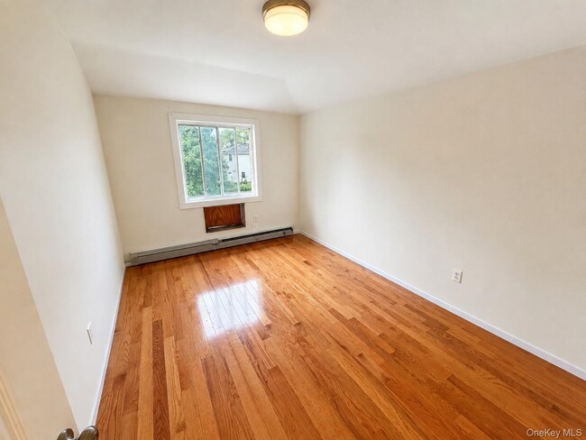Building Photo - 162-21 N Conduit Ave