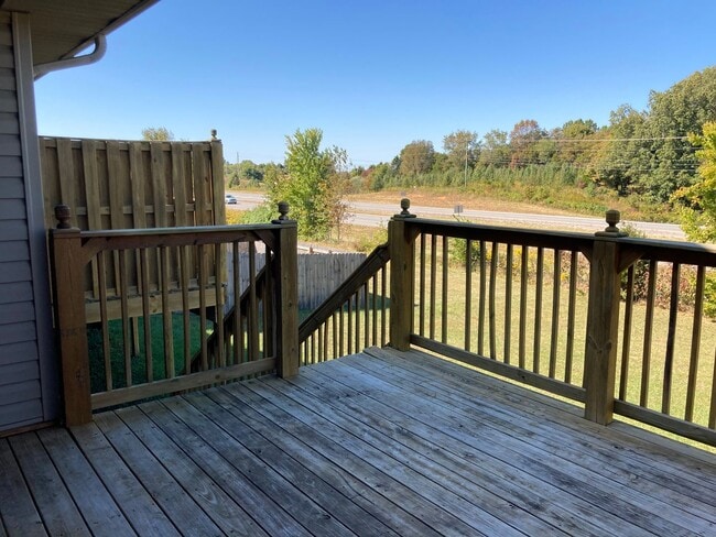 Building Photo - 141 Twin Lakes Dr