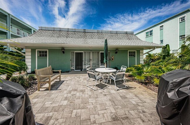 Building Photo - 1706 Belleair Forest Dr