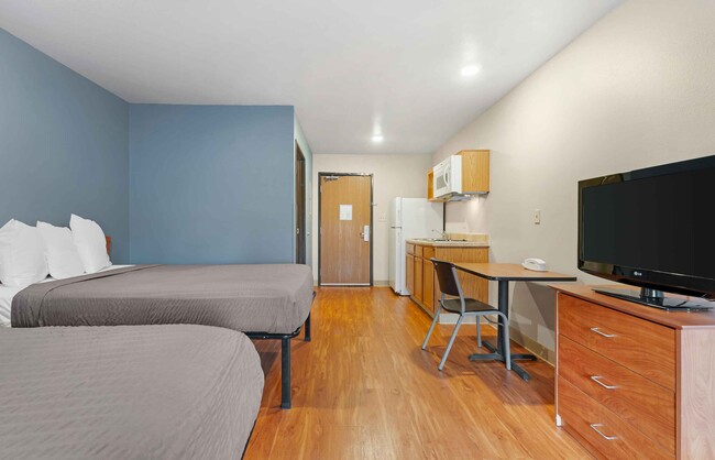 Building Photo - Furnished Studio-Cincinnati - Florence - A...