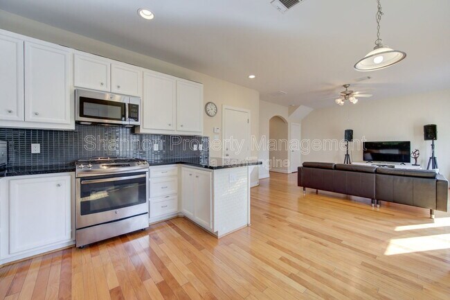 Building Photo - 3707 Main Poplar Dr