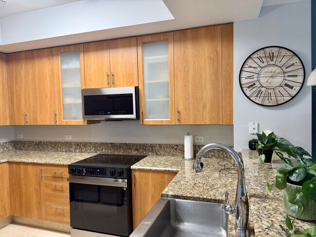 Building Photo - 2609 NE 14th Ave