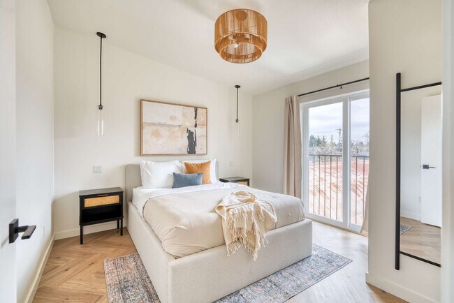 Building Photo - 5018 NE 26th Ave