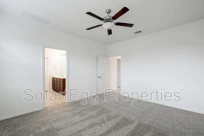 Building Photo - 1103 Diggy Dr