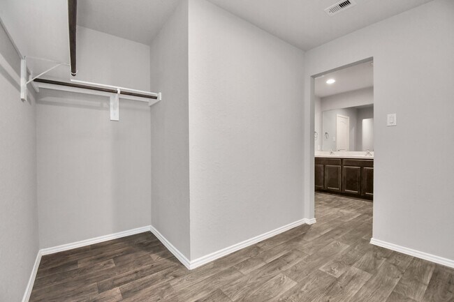 Building Photo - 9826 Laurel Lake Dr