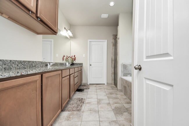 Building Photo - 8002 Mesquite Hill Ln
