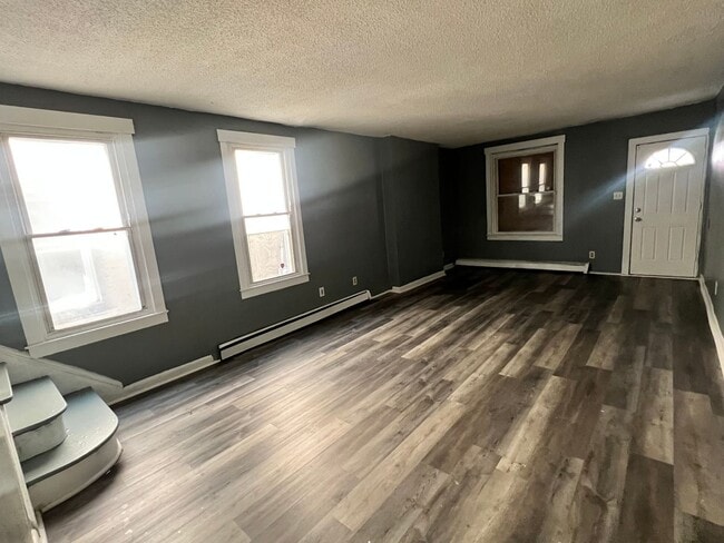 Primary Photo - Big house with nice layout beautiful property