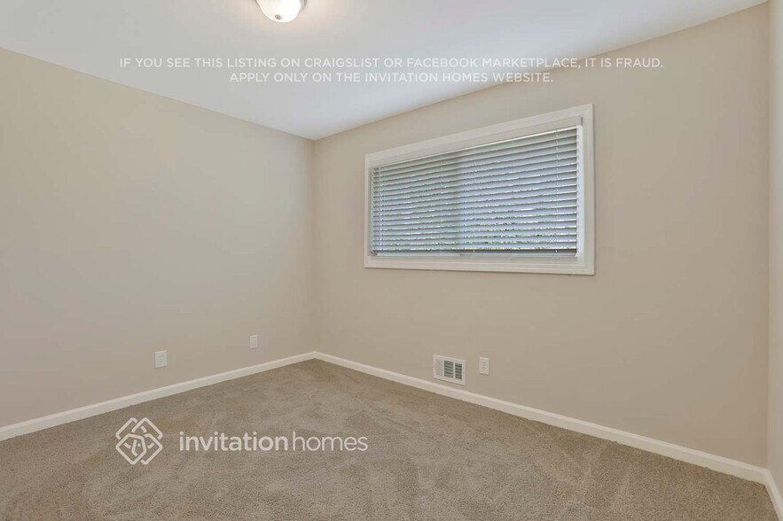 Building Photo - 3140 Columbia Woods Dr