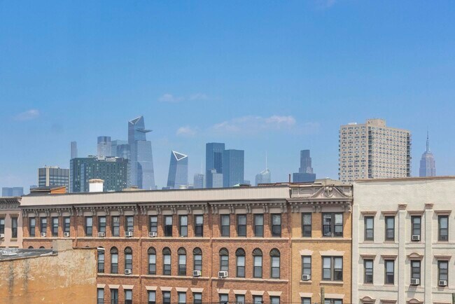 Building Photo - 131 Clinton St