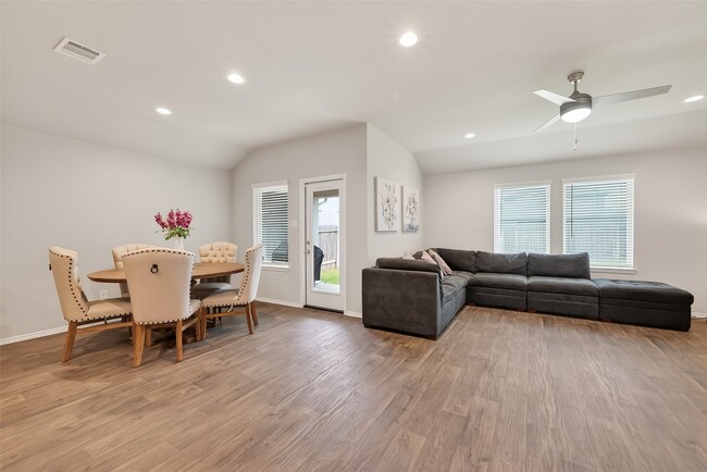 Building Photo - 4214 Fornari Ln