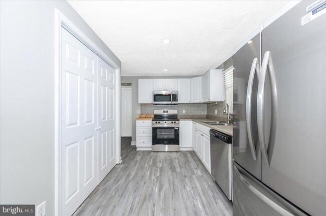 Building Photo - 12284 Bandera Ln