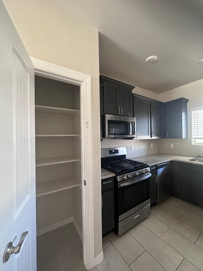 Building Photo - 6954 Santa Marta St