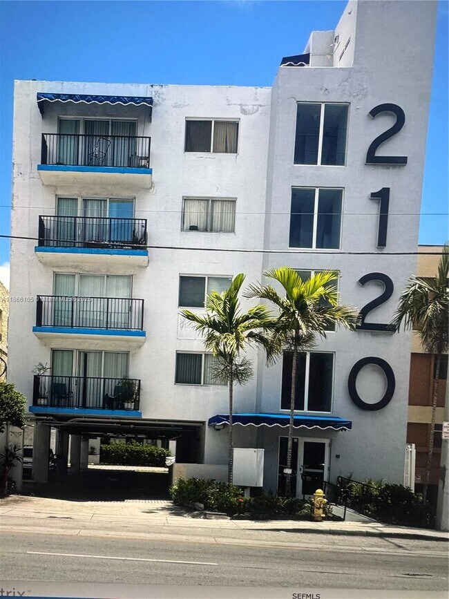Primary Photo - 2120 W Flagler St