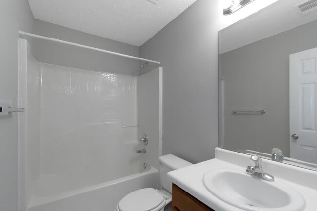 Building Photo - Stunning 4-Bedroom, 3-Bathroom Home