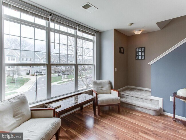 Building Photo - 152 Moore Dr