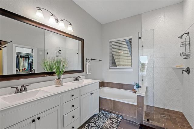 Building Photo - 4148 Riverside Dr