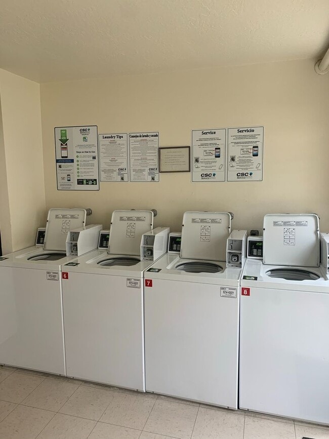 Building Photo - Lovely 2-Bedroom Apartment in Sharon Heights