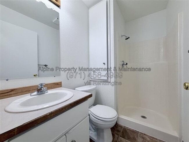 Building Photo - 18317 SW Jann Dr