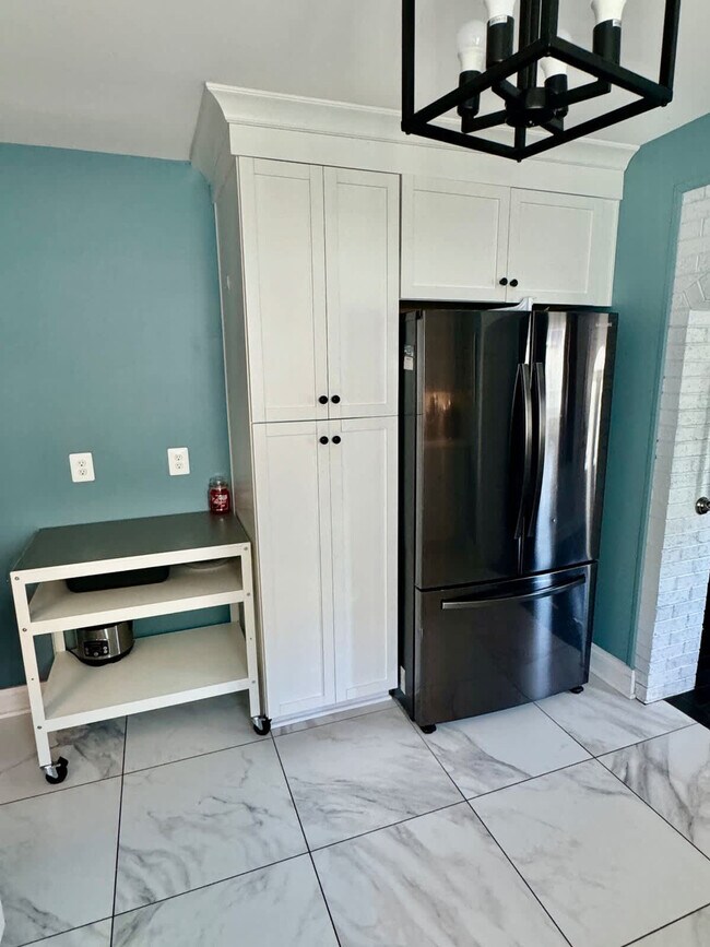 Building Photo - 14386 Calvert St