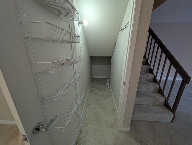 Building Photo - 1908 19th Ln