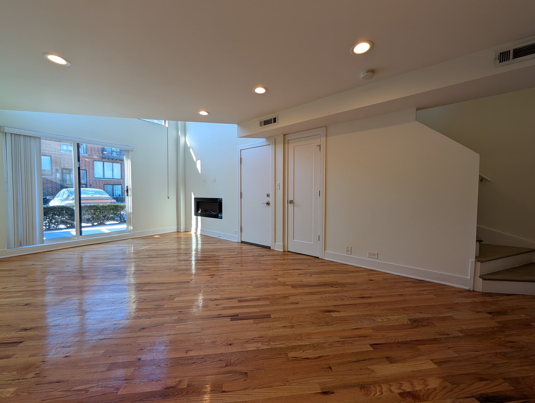 Building Photo - 932 W Grace St