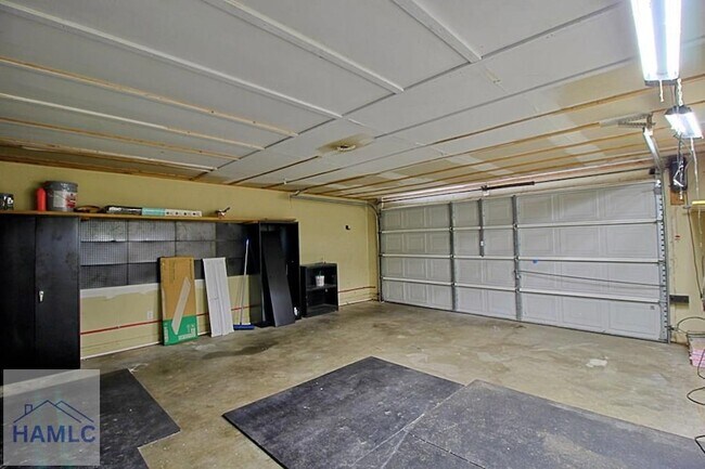 Building Photo - 1062 Kelly Dr