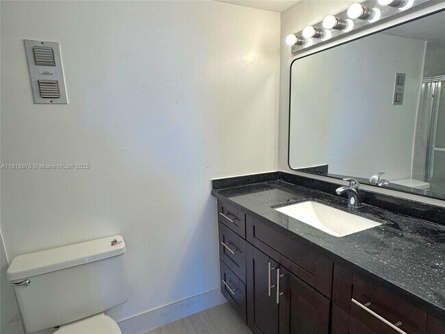 Building Photo - 2500 NE 135th St