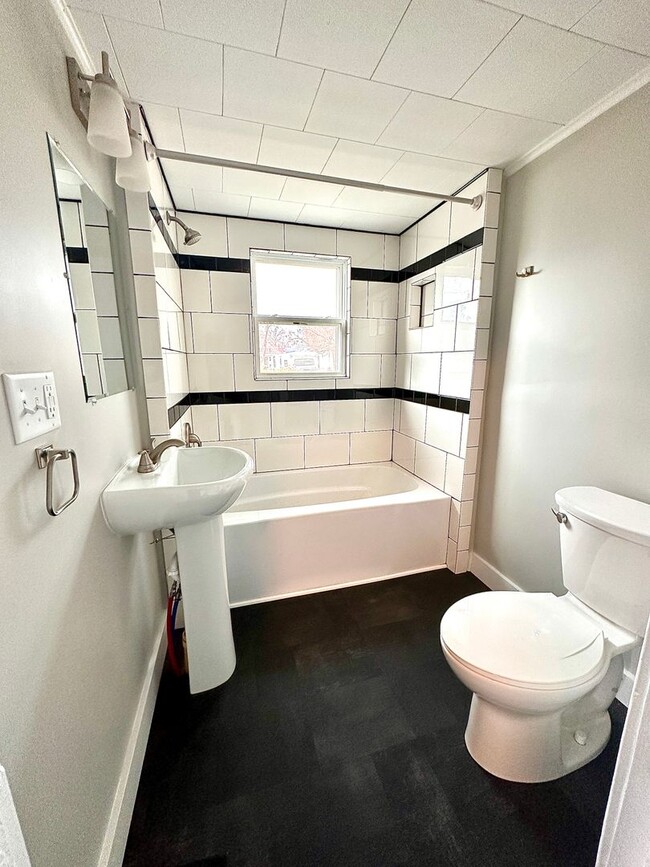 Building Photo - Updated 2-Bedroom Home with Modern Upgrade...