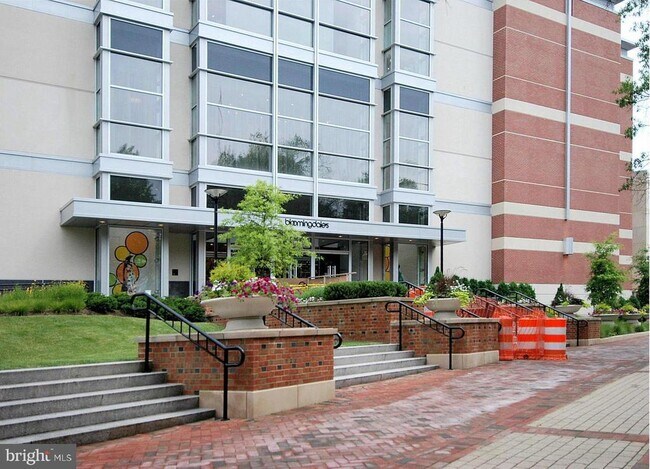 Building Photo - 4601 N Park Ave