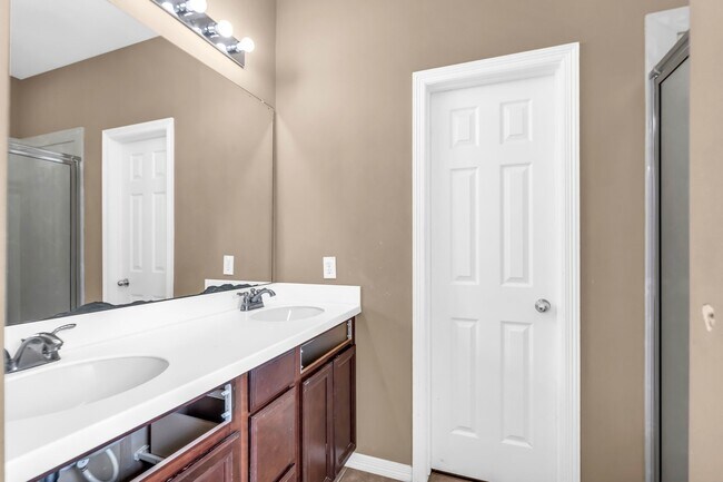 Building Photo - 11631 Trail Point Dr