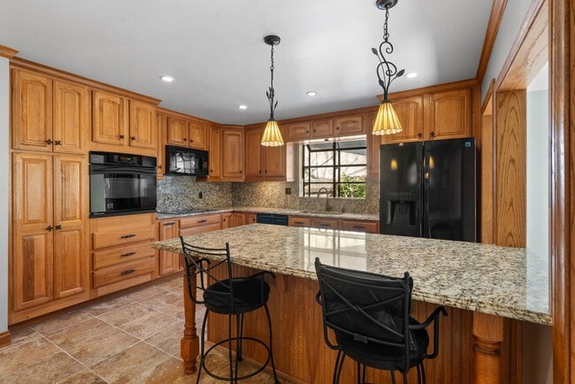 Building Photo - Lovely Del Cerro Home w/Solar and A/C