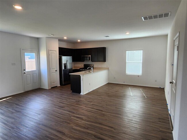 Building Photo - 320 Mica Trl