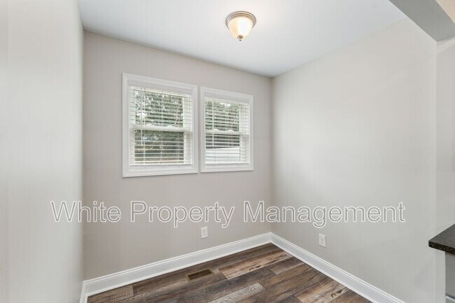 Building Photo - 1302 Venus St