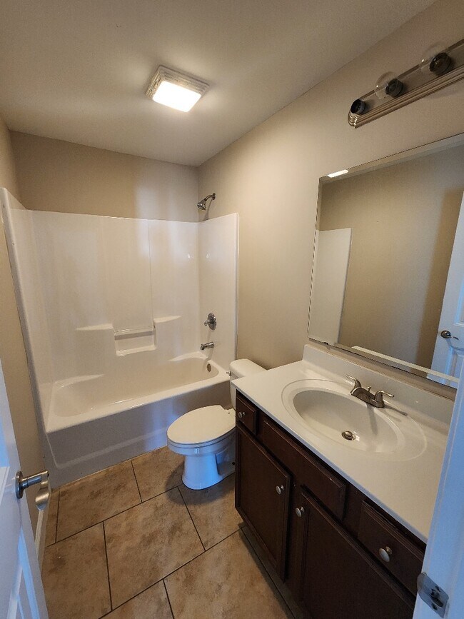 Building Photo - 223 Leadoff Dr