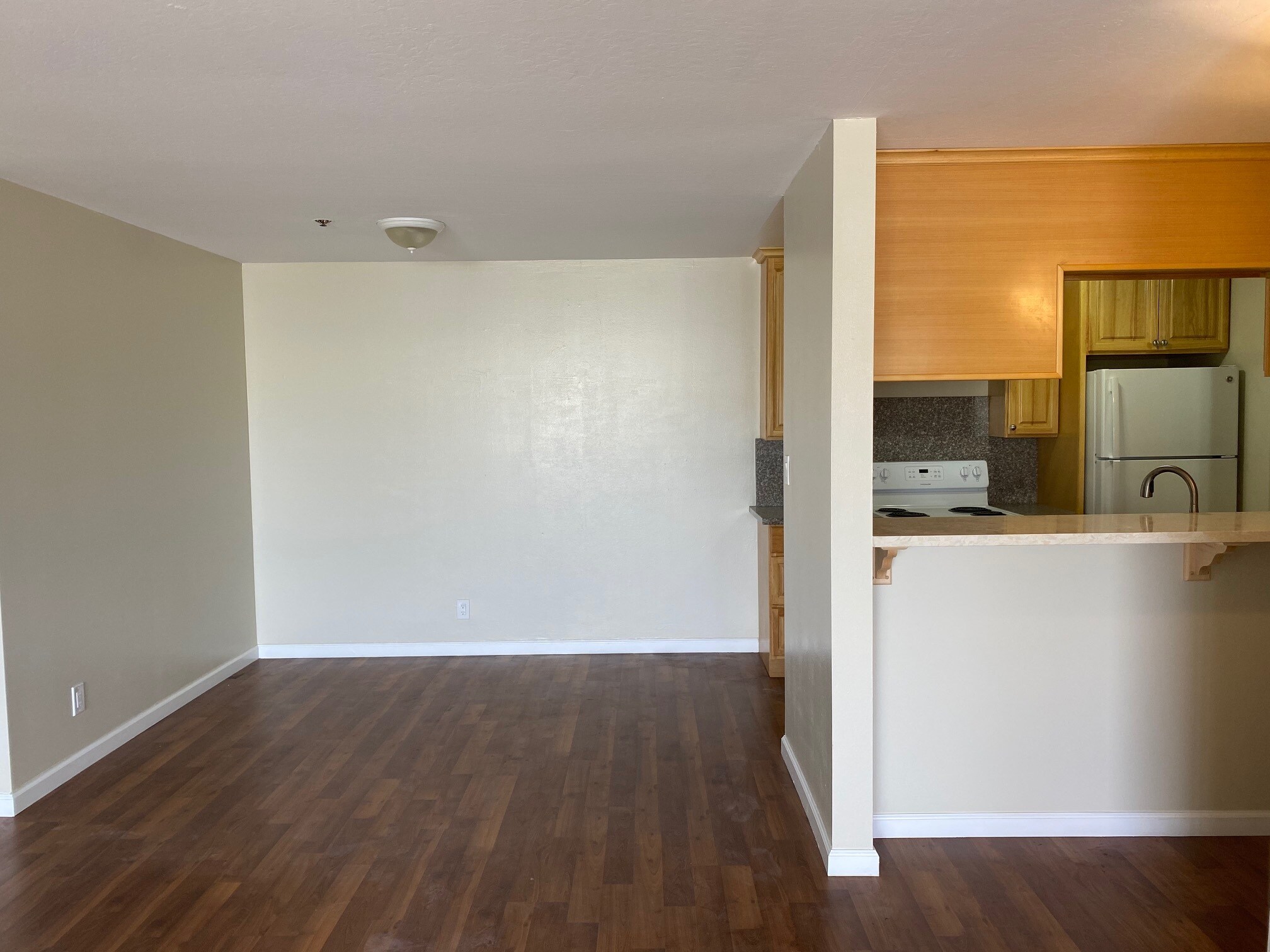 Dining Area - 281 Juana Ave