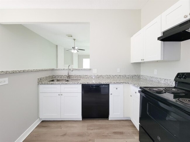 Building Photo - 15814 Murrelet Ct