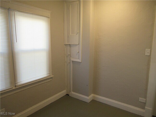 Building Photo - 1343 Churchill Rd