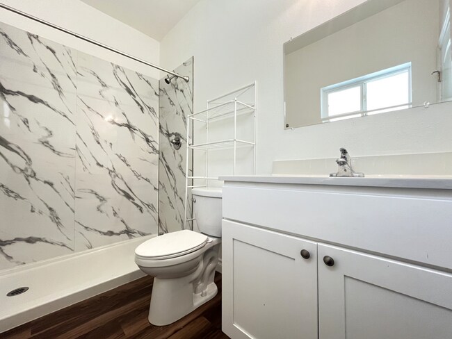 Building Photo - 1057 Circle City Dr