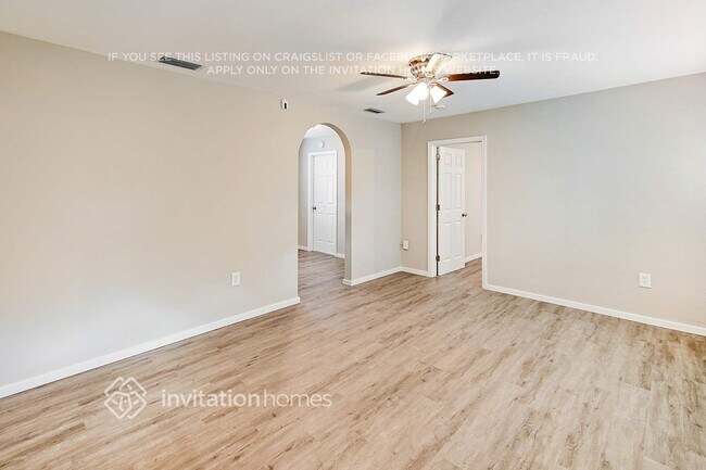 Building Photo - 415 Cheyenne Dr