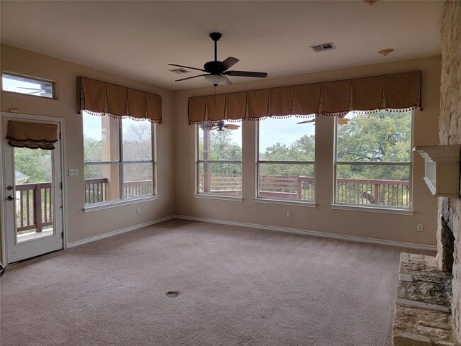 Building Photo - 404 Golf Crest Ln