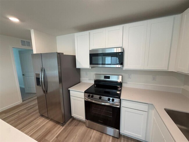 Building Photo - 7804 SW 46th Ct
