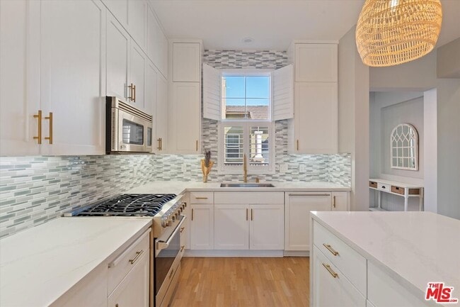 Building Photo - 13020 Pacific Promenade