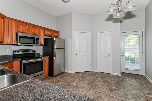Building Photo - 6967 Parkbrook Ln
