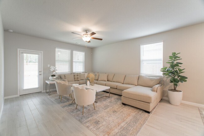 Building Photo - 17542 Rosette Grass Dr