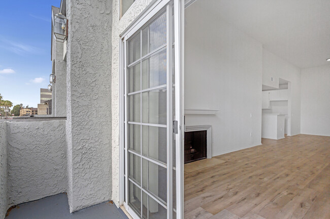 Building Photo - 10823 Hortense St