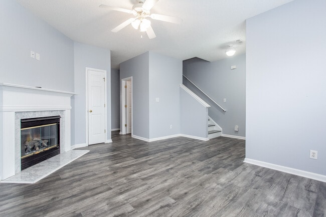 Building Photo - 7220 Oakley Ct