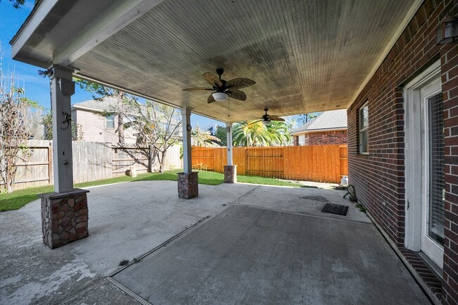 Building Photo - 18330 Enchanted Rock Trail
