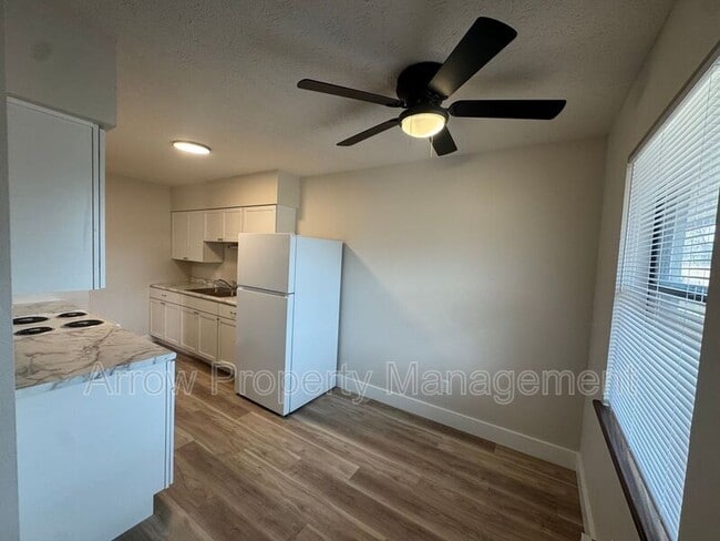 Building Photo - 606 S 7th St