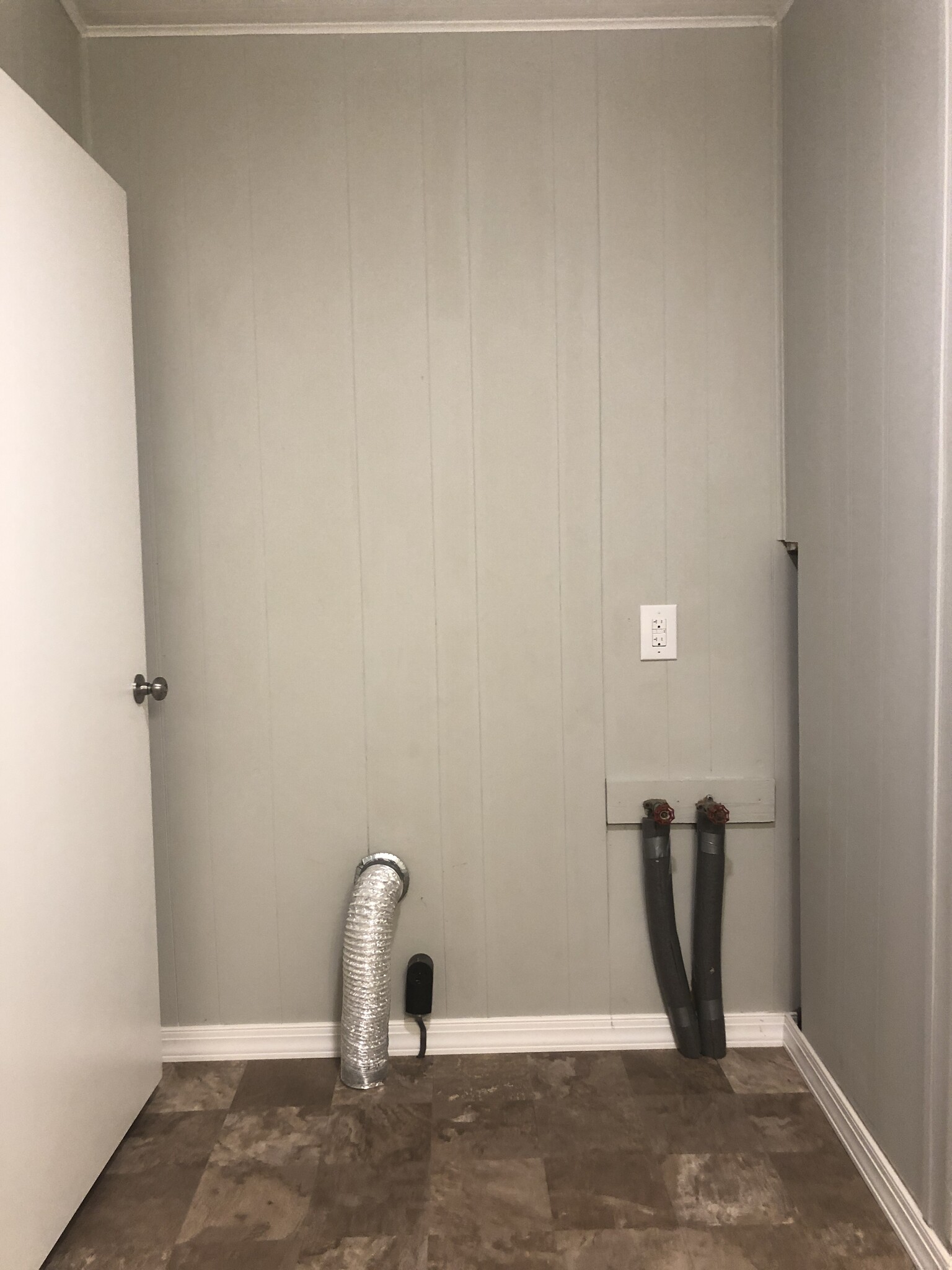 Washer/Dryer Hookups - 208 cagle rd