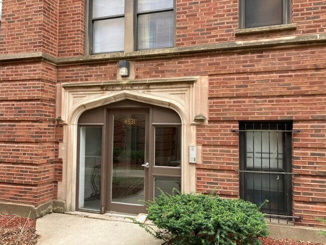 Building Photo - 4531 S Drexel Blvd